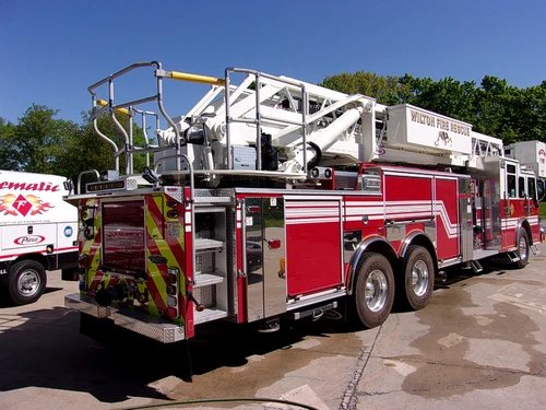 Pierce Velocity Aerial exterior view, photo 68 of 71