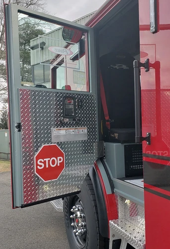Pierce Arrow Pumper exterior view, photo 30 of 36